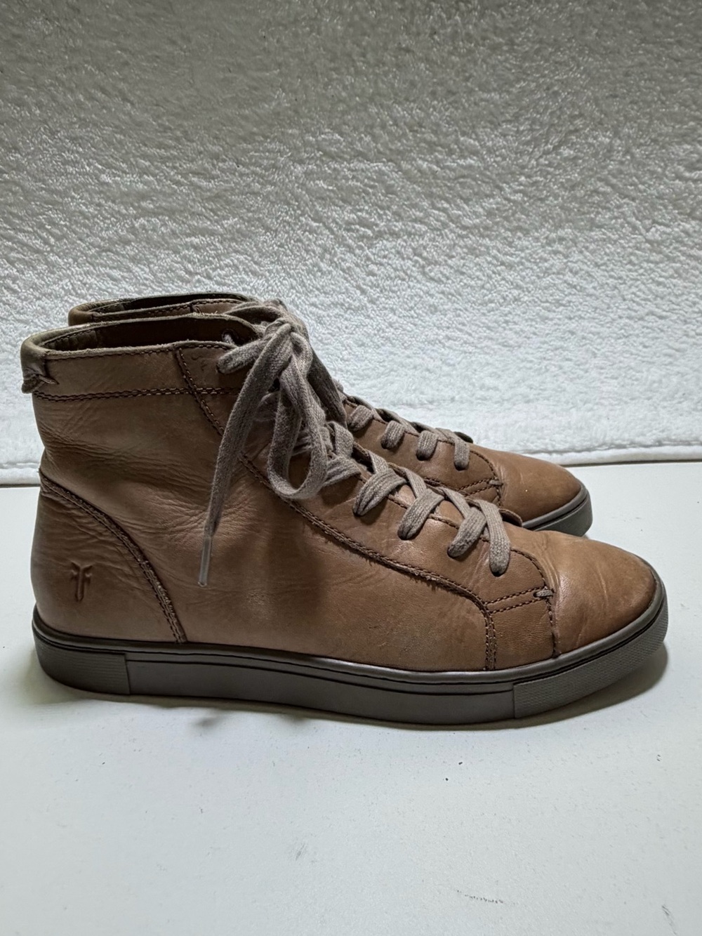 Frye Leather High Top Lace Up shoes Sneakers Taupe Brown Womens 8.5 M hi tops